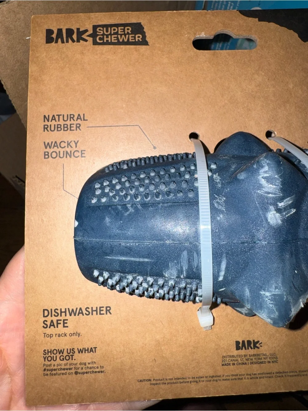 Bark Box Super Chewer Hammer Fed Shark M-L solid rubber dog toy NEW treat dispen
